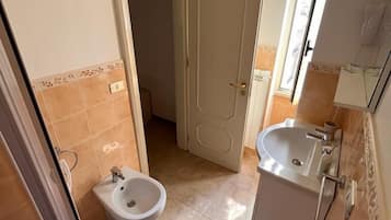 Doppelzimmer | Hochwertige Bettwaren, Schreibtisch, schallisolierte Zimmer