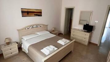 Doppelzimmer | Hochwertige Bettwaren, Schreibtisch, schallisolierte Zimmer