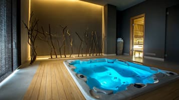 Indoor spa tub