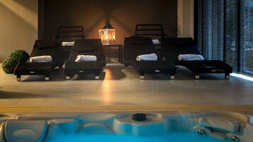 Indoor spa tub