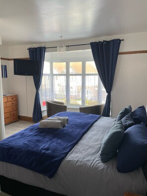 Premium bedding, iron/ironing board, free WiFi, bed sheets