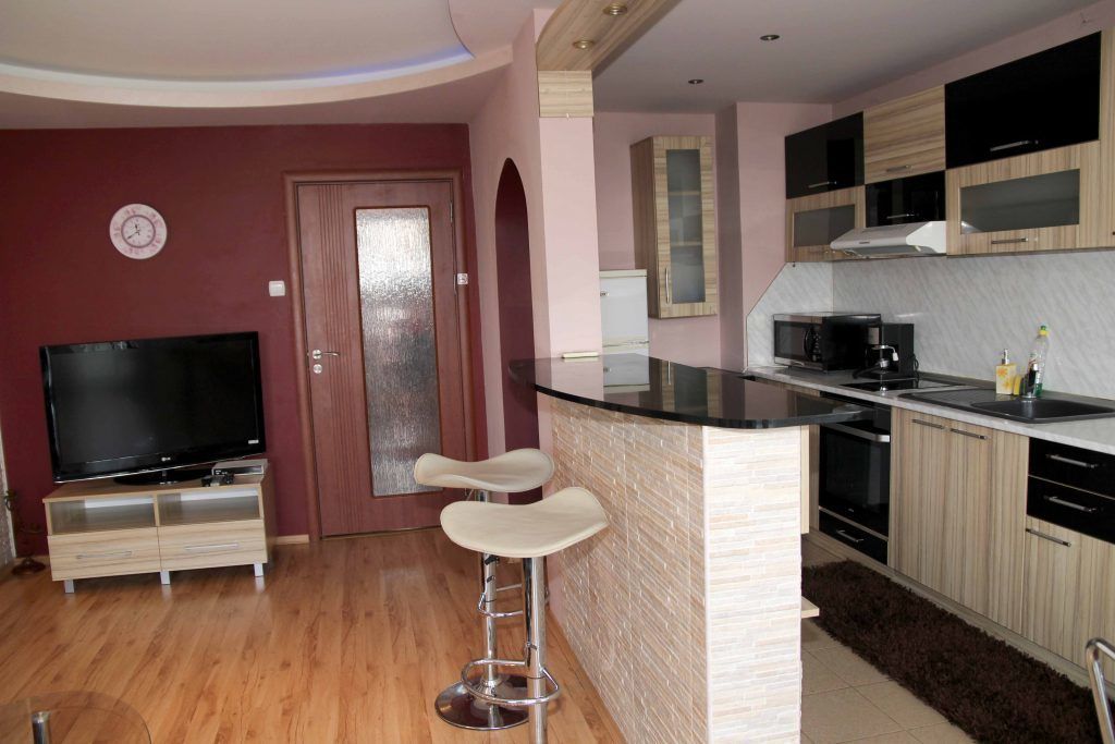 Apartment | Living room | Flat-screen TV