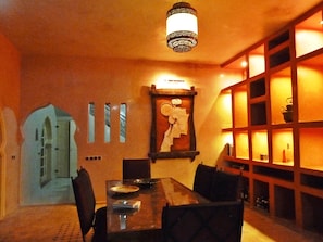 Comfort Villa, 4 Bedrooms, Kitchen, Garden View | Living room