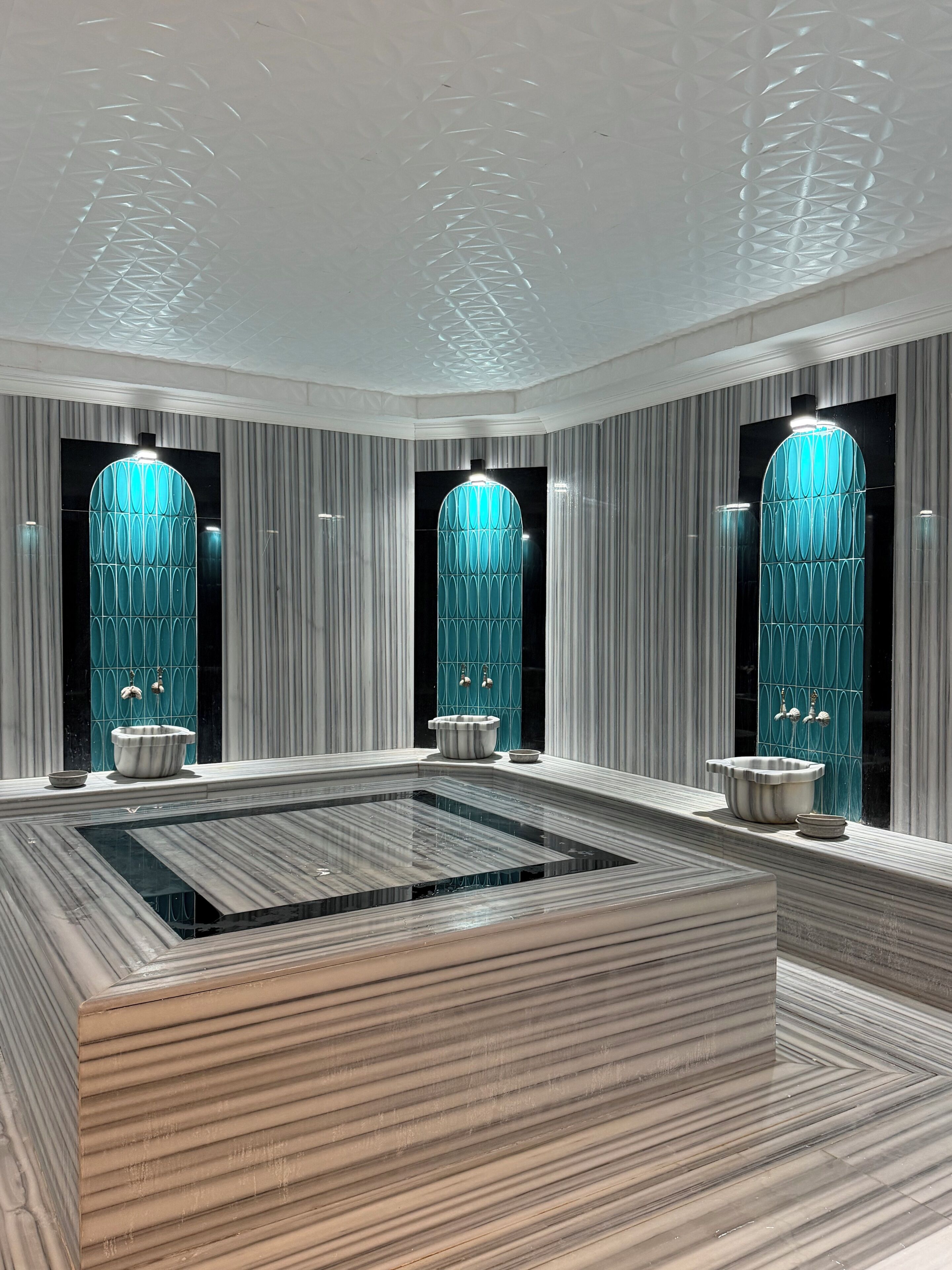 Banho turco/hammam, tratamentos corporais, massagens com pedras quentes