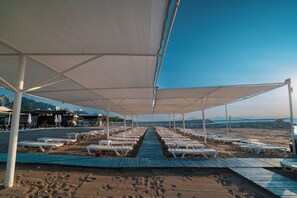 Private beach, free beach cabanas, sun loungers, beach umbrellas - SL La Perla Hotel Kemer All Inclusive  (Kemer)