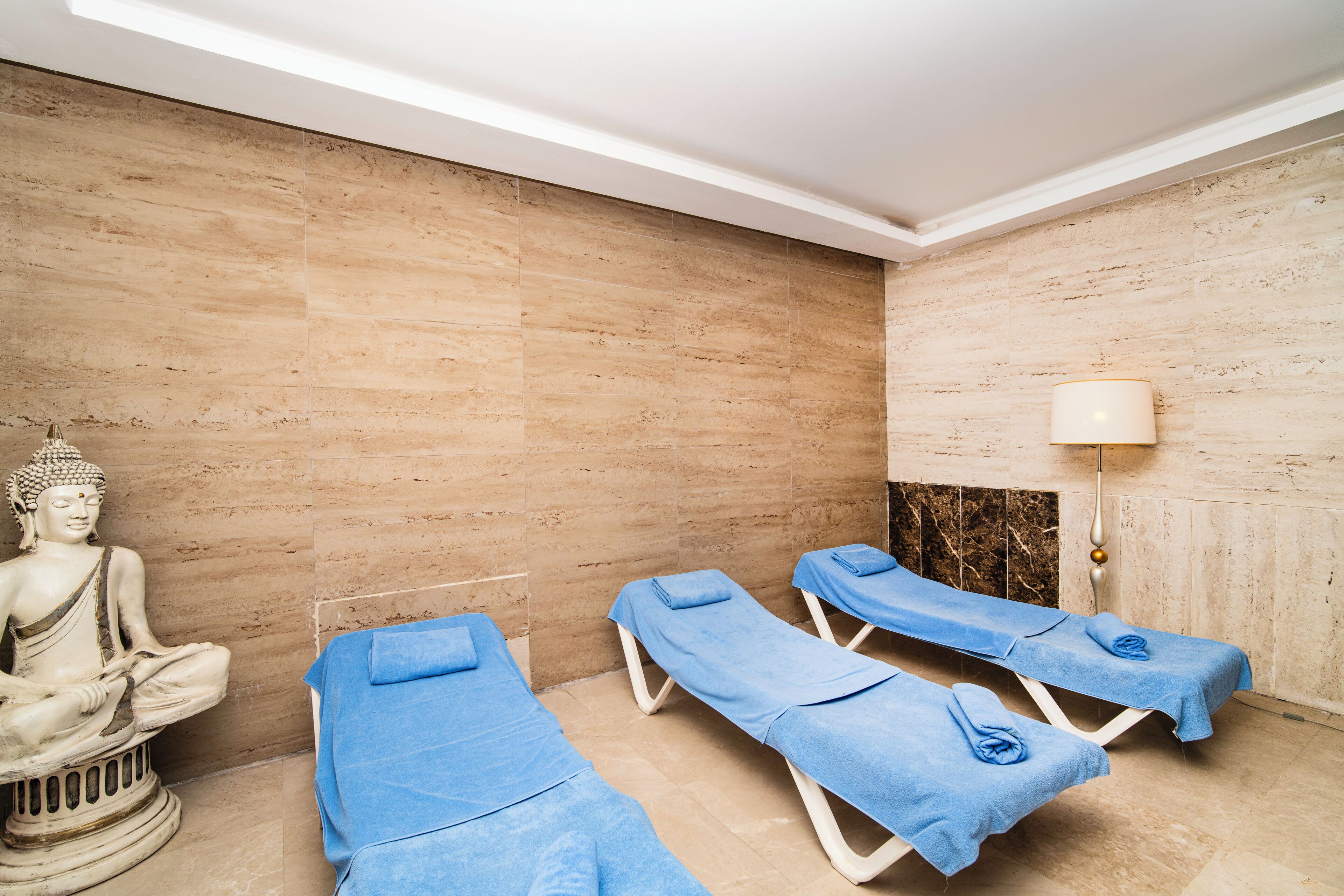 土耳其浴、身体护理、热石按摩、瑞典式按摩、泰式按摩、体膜护理