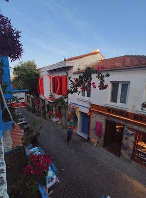 Street view - Woodstock Alaçatı (Cesme)