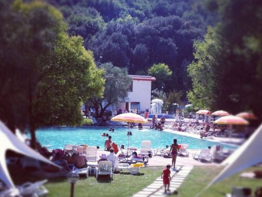 Piscina interna, piscina externa sazonal
