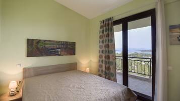 Comfort Duplex, Sea View, Sea Facing (Nireus) | 2 bedrooms, soundproofing, iron/ironing board, free WiFi