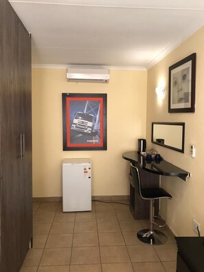 Quarto casal, 1 cama Queen | Minirrefrigerador