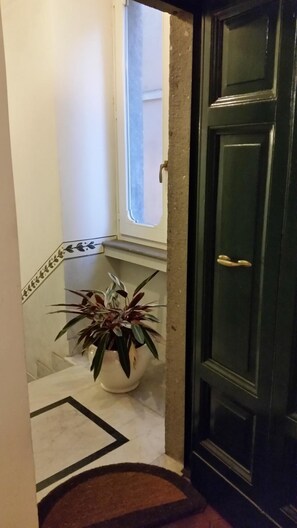 Shower, free toiletries, hair dryer, bathrobes - Diapason Colosseum Suite (Rome)