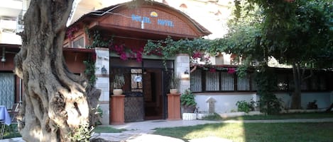 Entrée de l’hébergement