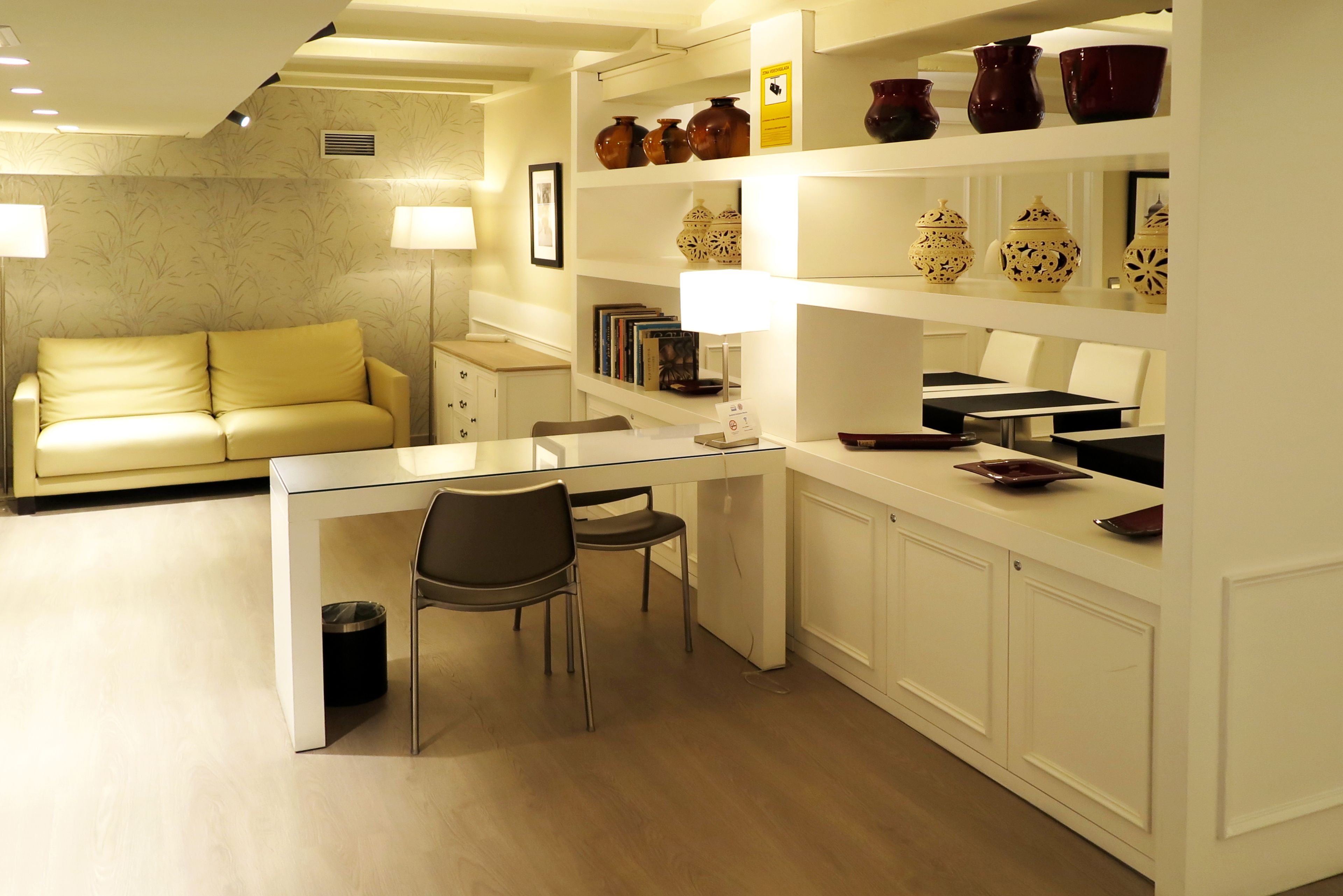 daily continental breakfast (eur 8 per person)