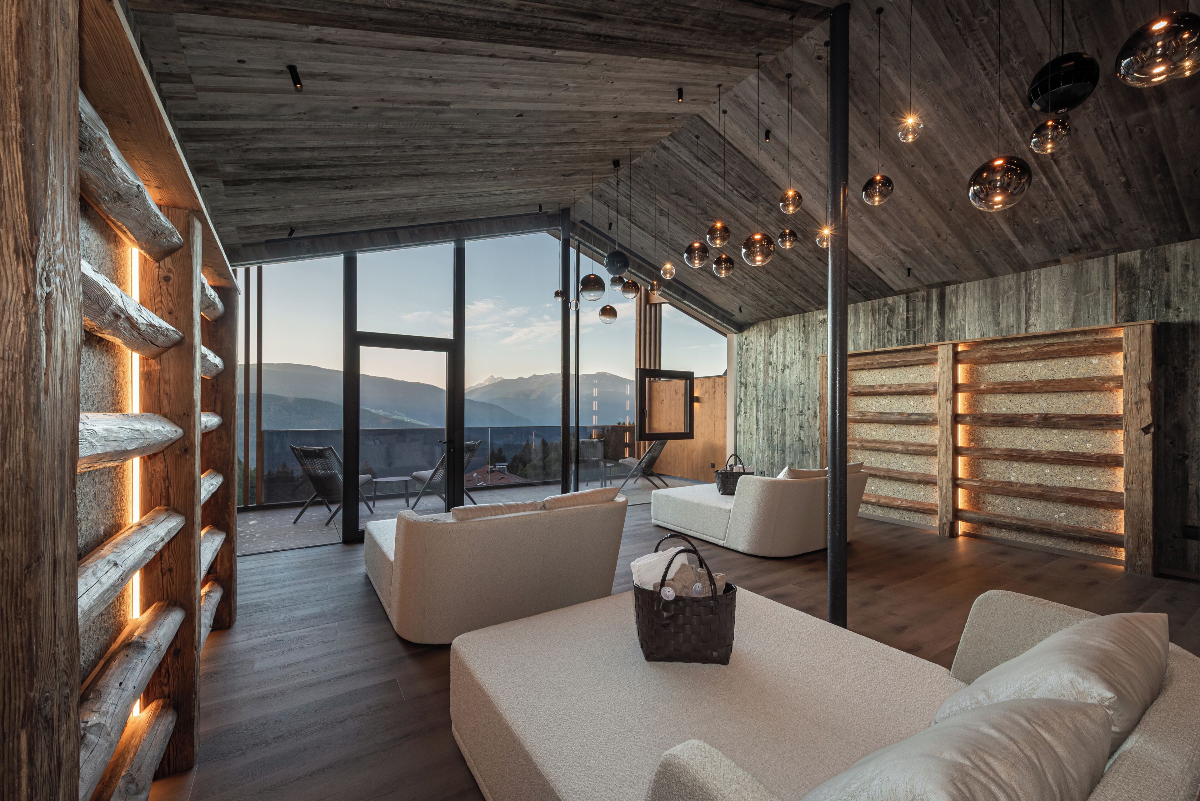 Sauna, hot tub, steam room, body treatments, hot stone massages