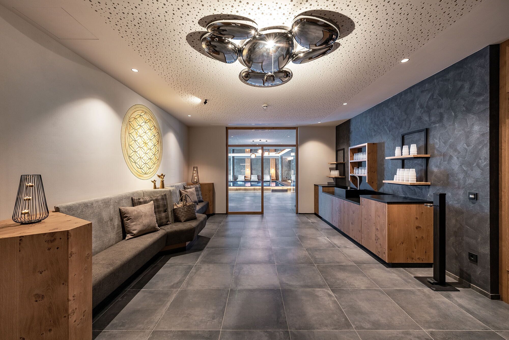 Sauna, hot tub, steam room, body treatments, hot stone massages