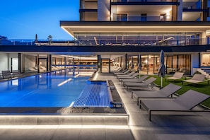 Indoor pool, 2 outdoor pools, pool umbrellas, pool loungers - Hotel Edelweiss (Rio di Pusteria)