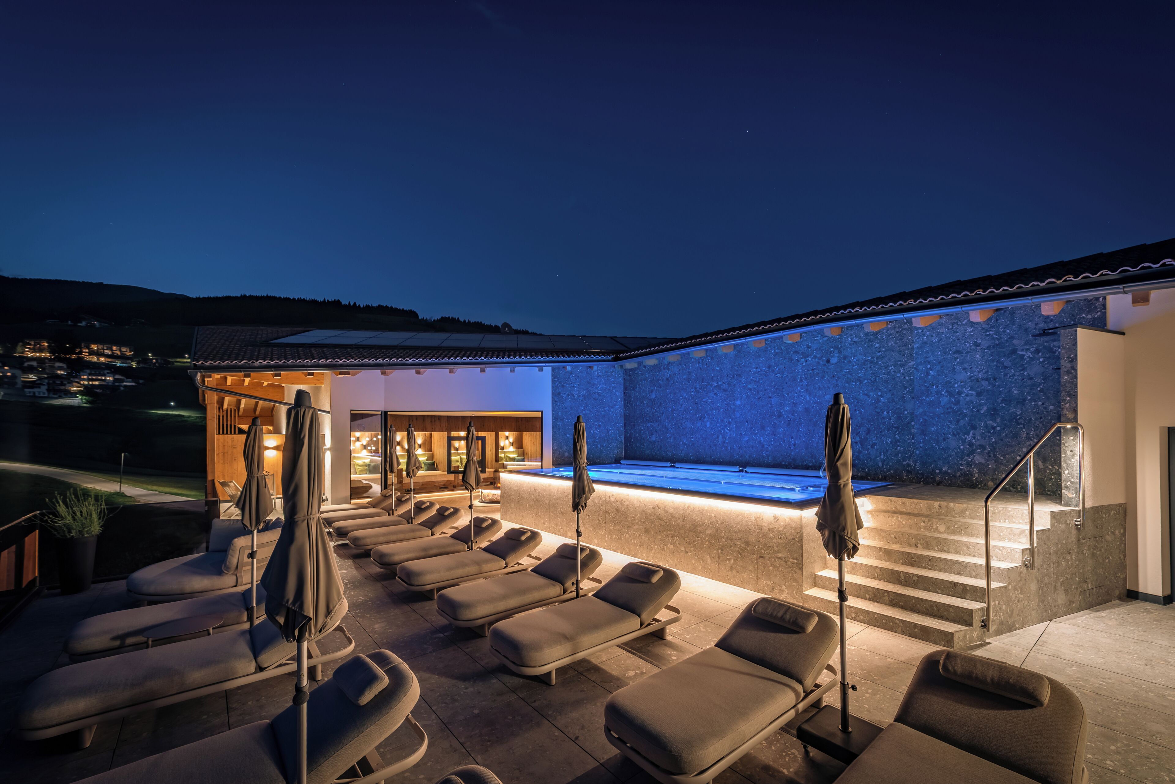 Indoor pool, 2 outdoor pools, pool umbrellas, sun loungers