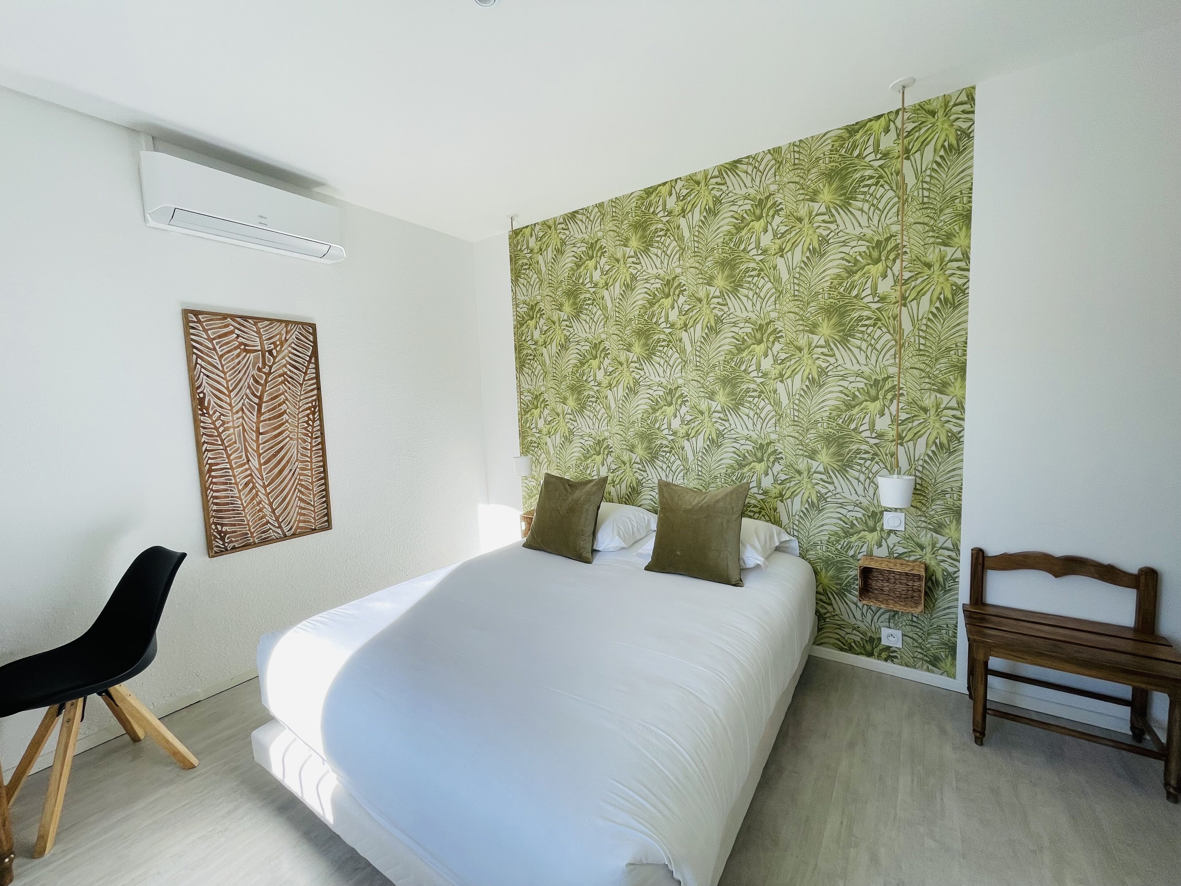 comfort double room | desk, blackout curtains, soundproofing, free wifi