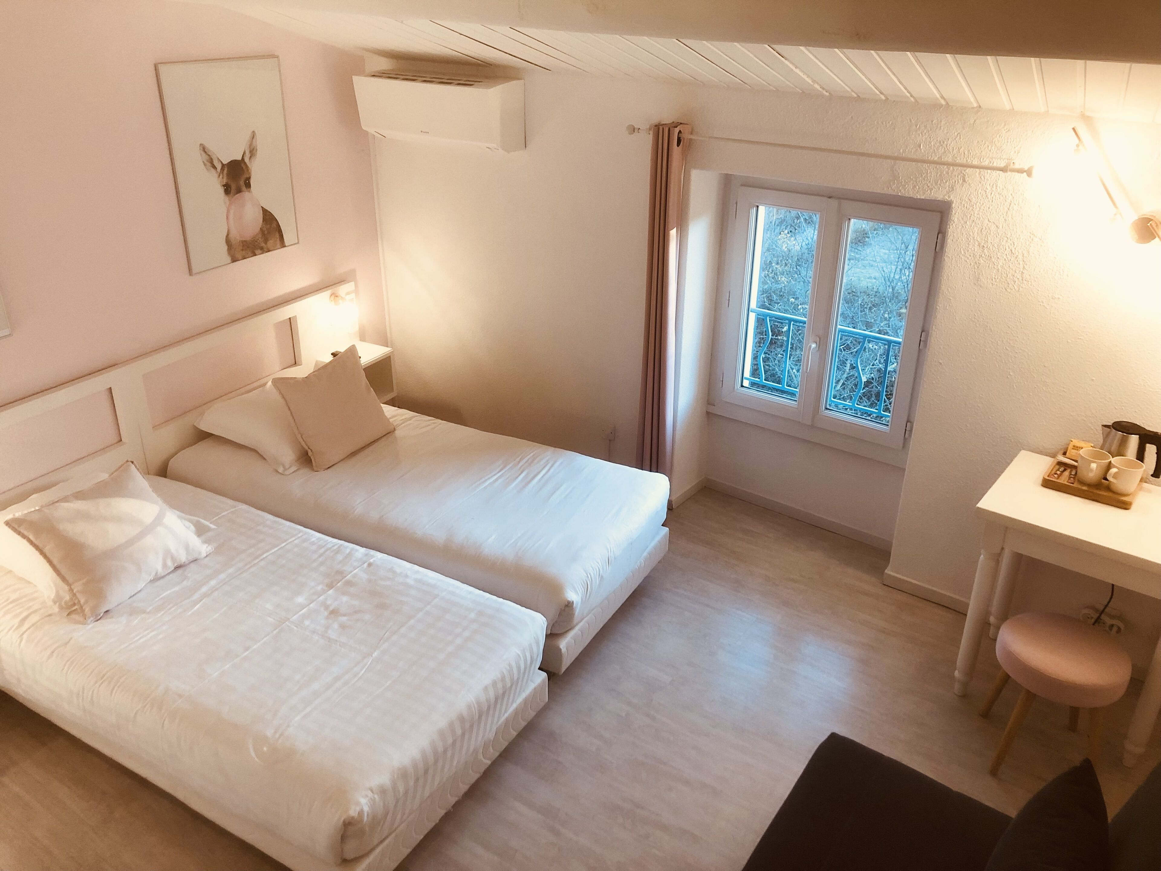 comfort twin room | desk, blackout curtains, soundproofing, free wifi