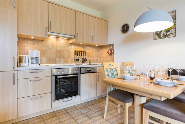 Kühlschrank, Ofen, Geschirrspüler