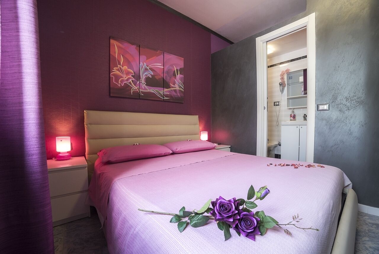 Kamar Double | Didekorasi berbeda-beda dan meja kerja