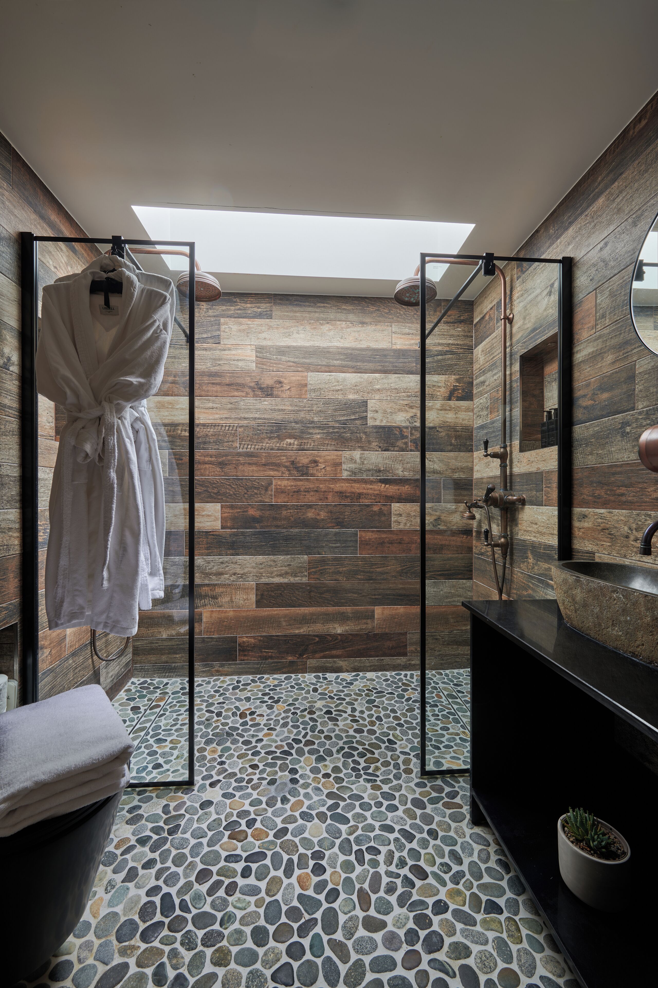 tree house, 1 king bed, garden area | bathroom | designer toiletries, hair dryer, bathrobes, slippers