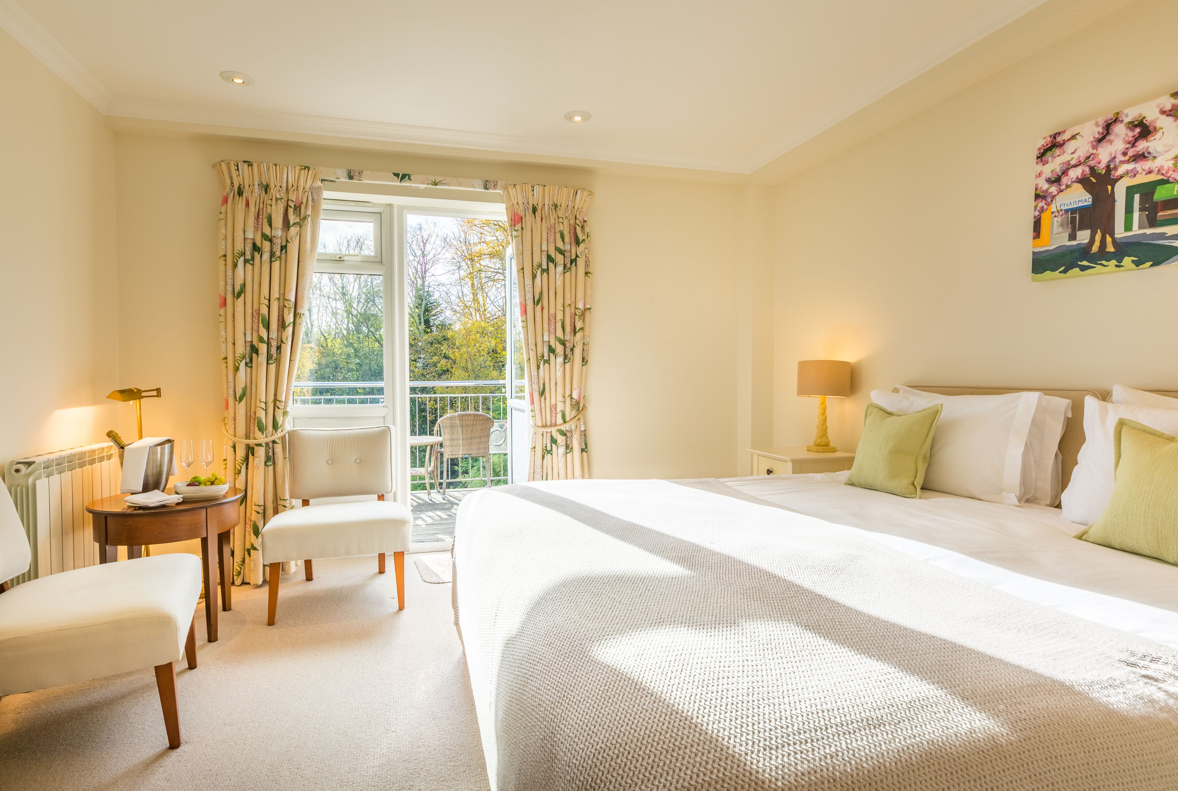 premium bedding, in-room safe, individually decorated, desk