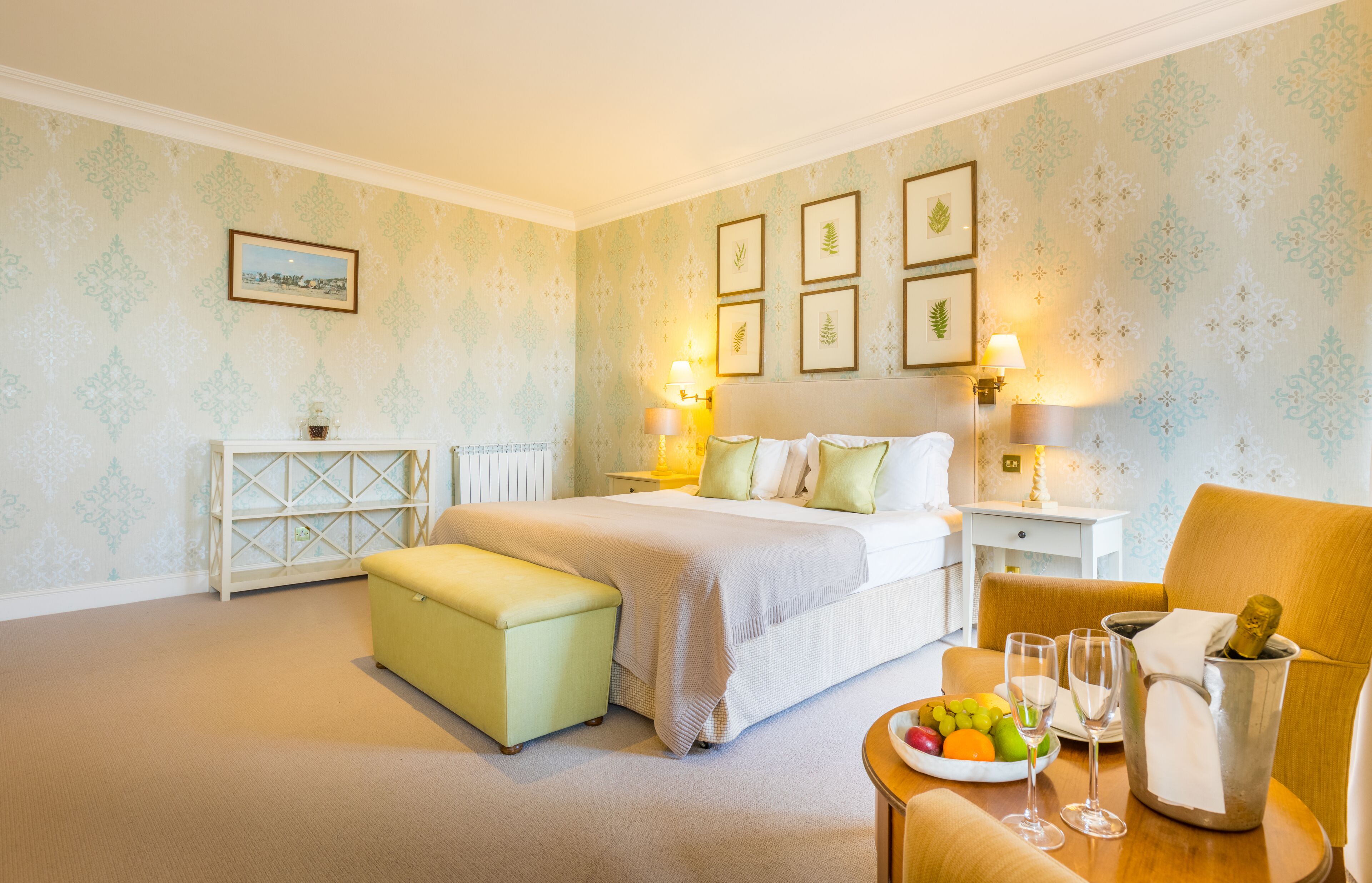 premium bedding, in-room safe, individually decorated, desk