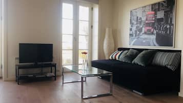 Basic Apartment | Living room | Flat-screen TV