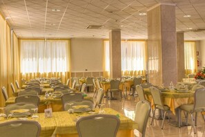 Tägliches inbegriffenes Frühstücksbuffet