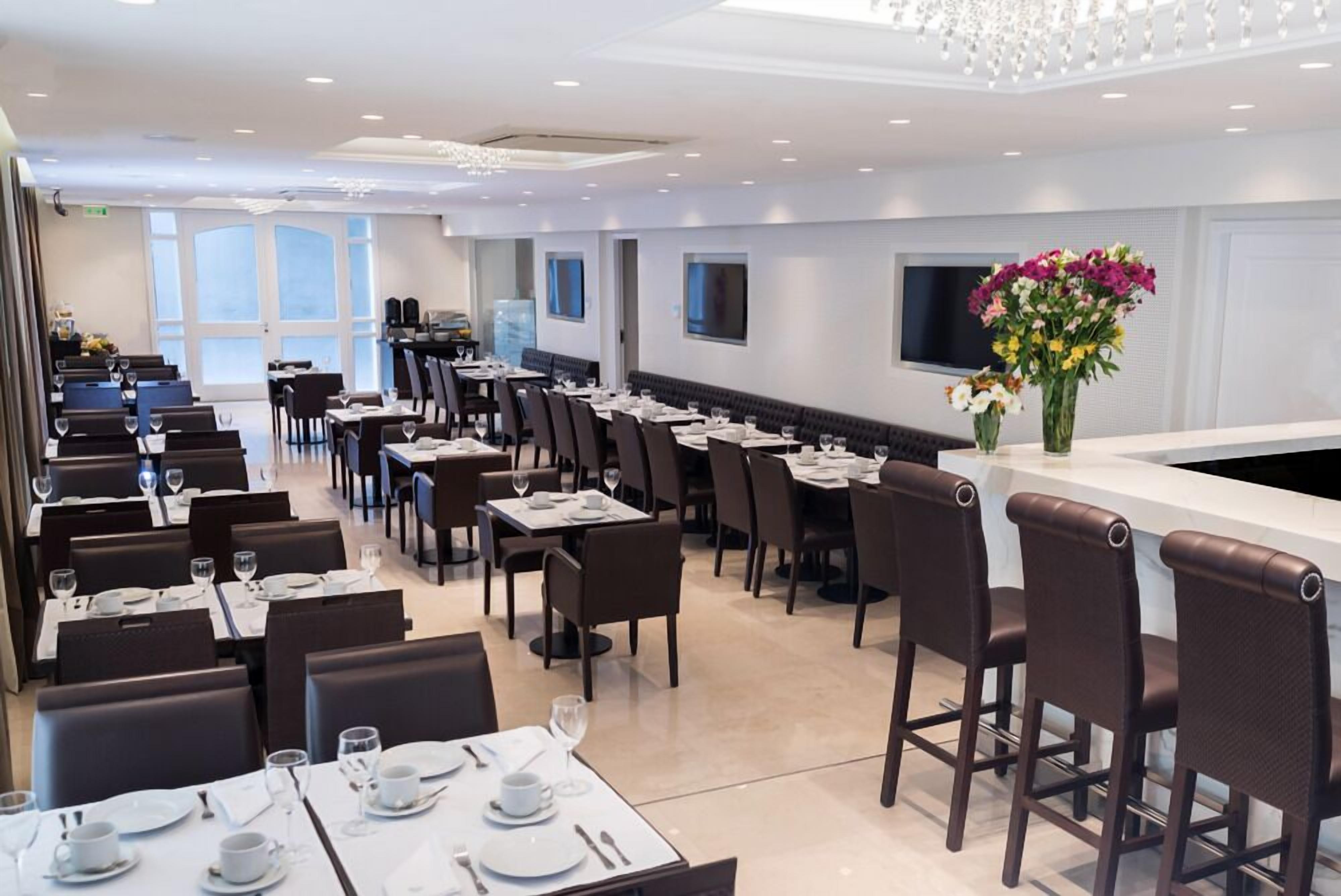 包含每日自助早餐