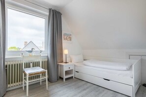 1 bedroom, WiFi, bed sheets