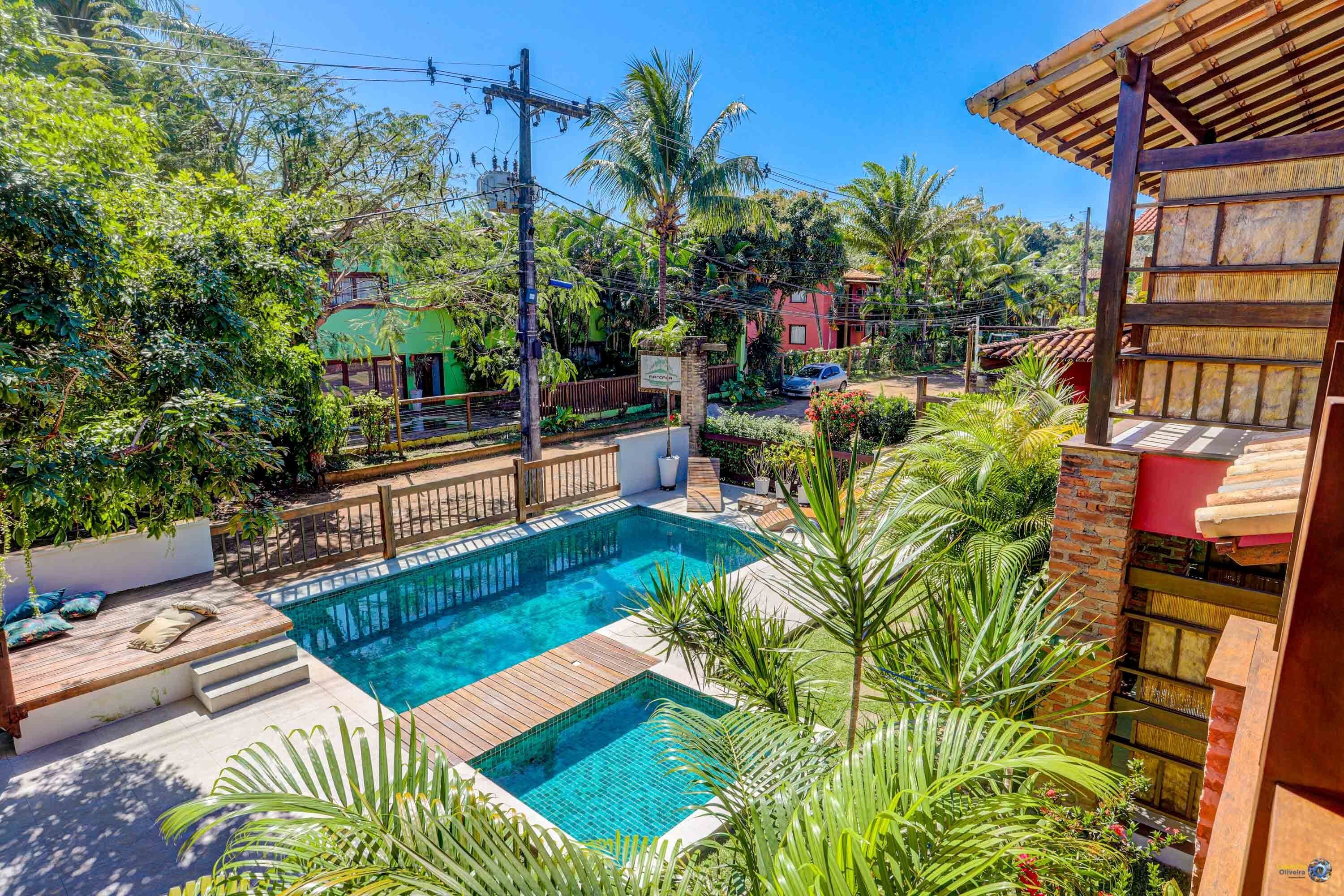 2 outdoor pools