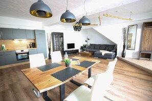 Appartement, 1 slaapkamer, terras (Schwanennest) | Luxe beddengoed, individueel gedecoreerd, individueel gemeubileerd