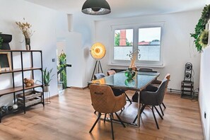 Design Condo | Premium bedding, individually decorated, individually furnished, desk - Haus Shiralee (Rostock)