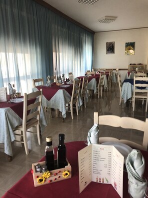 Dinner served, Mediterranean cuisine - Hotel Garden (Chianciano Terme)