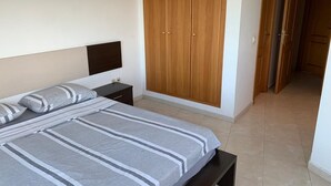 Iron/ironing board, bed sheets - Ambiance Living (Tangier)