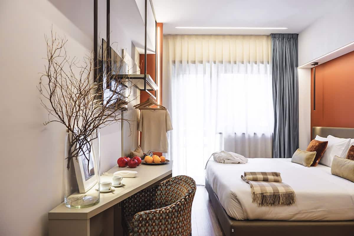 Superior Room | In-room safe, desk, free WiFi, bed sheets