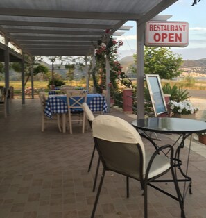 Restaurant - Daphne's Boutique Apartments (Kefalonia)