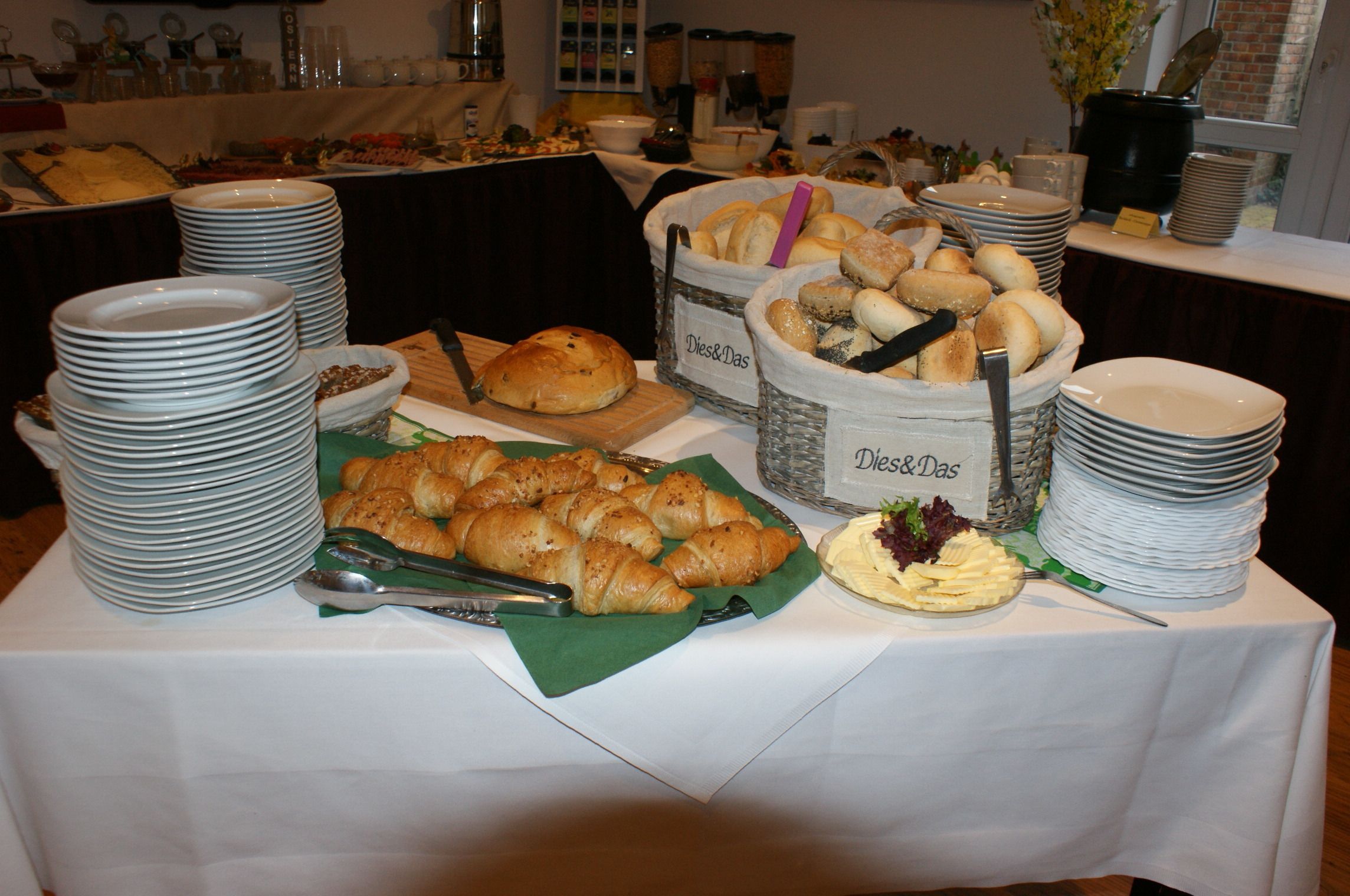 Desayuno buffet (EUR 16 por persona) 