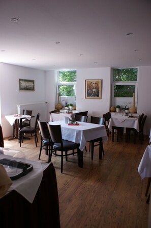Daily buffet breakfast (EUR 16 per person) - Hotel Forsthaus (Wolfenbuettel)
