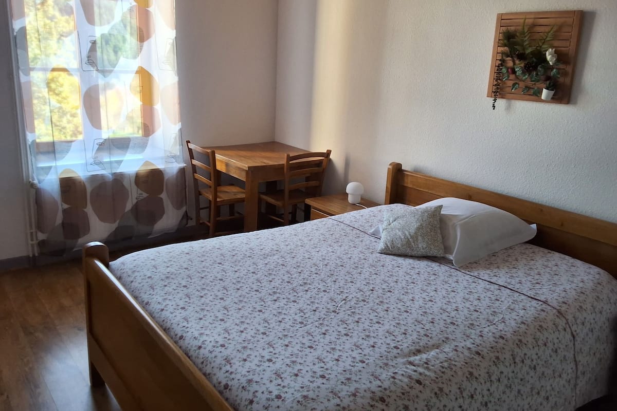 Double Room | Premium bedding, free WiFi, bed sheets