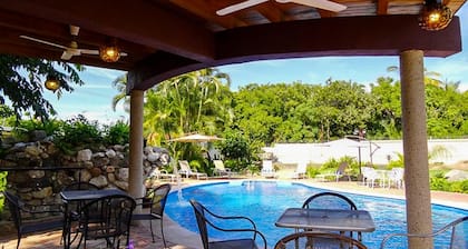 Bugambilias studio by Las Palmas