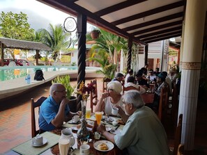 Desayuno continental incluido todos los días 