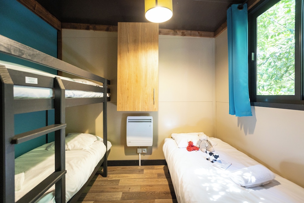 Camping de Lyon by null