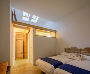 Apartment, 2 Bedrooms, Ground Floor (Porto) | Courtyard view