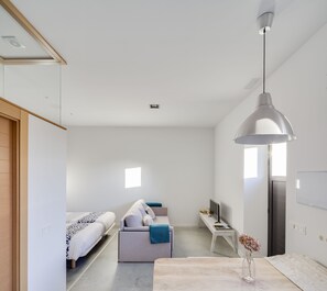 Design loft, uitzicht op bergen (Aldea) | Luxe beddengoed, een bureau, verduisterende gordijnen