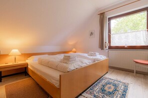 2 bedrooms, WiFi, bed sheets