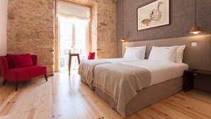 Suite (Prime) | In-room safe, desk, blackout curtains, free cots/infant beds - Rossio FLH Suites (Lisbon)