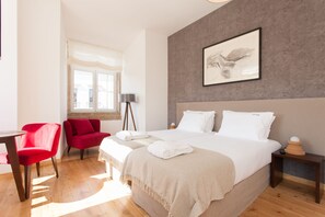 Superior Twin Room (Private External Bathroom ) | In-room safe, desk, blackout drapes, free cribs/infant beds - Rossio FLH Suites (Lisbon)
